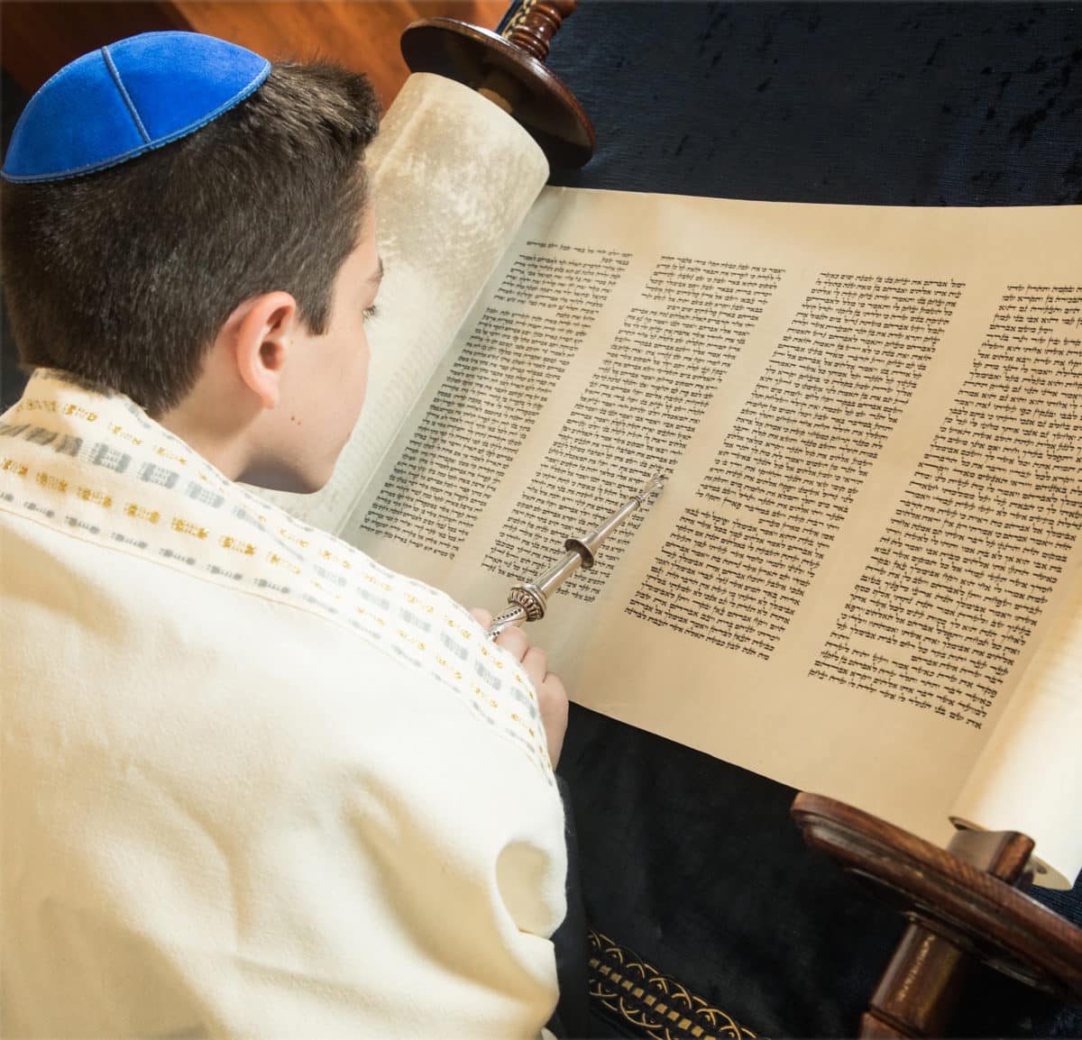 WJC-Bar-Mitzvah-torah-17060